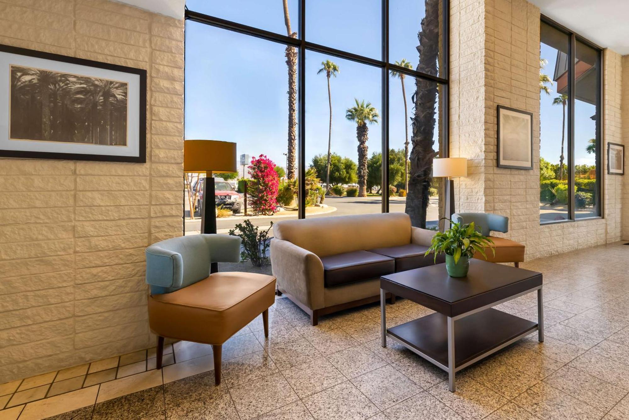 Best Western Date Tree Hotel 3*